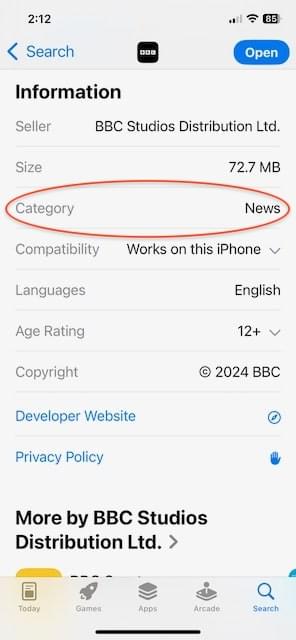 BBC-App-Informationsbereich mit im Rotkreis hervorgehobenem Category-Feld, das News zeigt.